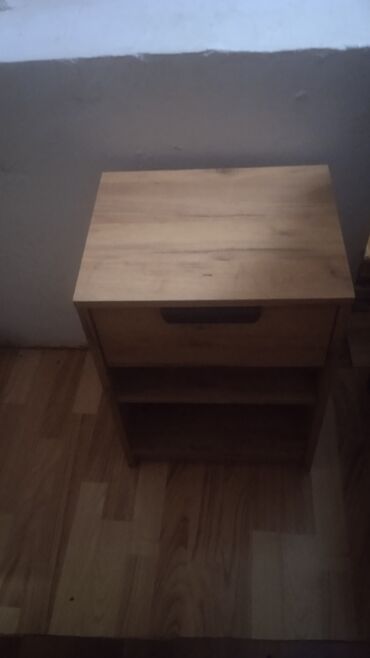 Ev üçün digər mebel: 1 тумба с одним выдвижным ящиком и двумя полками. В хорошем состоянии