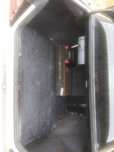 Mercedes-Benz: Mercedes-Benz E 220: 2.2 l | 1995 il Sedan — 10