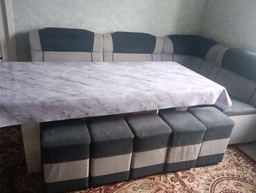 Кухонные мягкие уголки: 2.50,м1.6м стол 2.00мт 5 стул . Кухонный уголок с большим обеденным