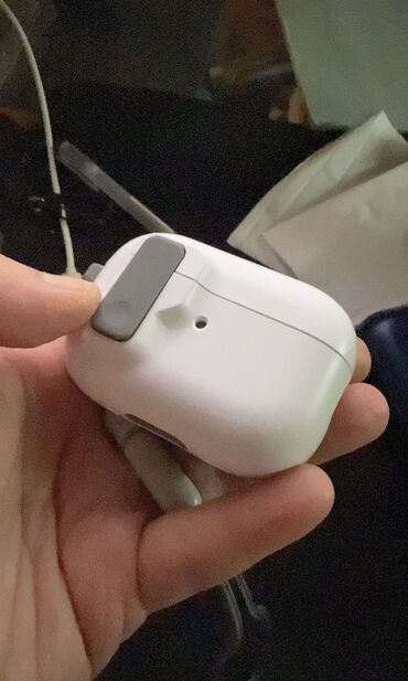 купить кейс airpods 2: Вкладыши, Apple, Новый, Беспроводные (Bluetooth), Студийные