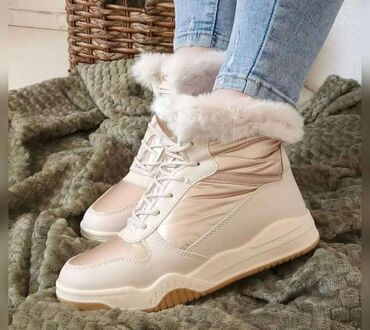 jordan 1 crno bele: Ankle boots, 37