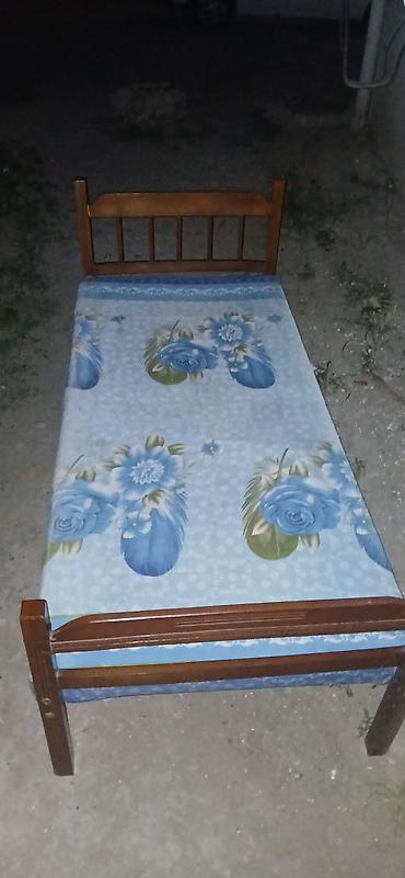 Taxta tək nəfərlik çarpayı və döşək - Material: taxta karkas, başlıq lalafo.az -da Taxta tək nəfərlik çarpayı və döşək - Material: taxta karkas, başlıq