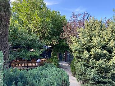 Продажа коттеджей и домов: Продается резиденция в районе «Ново-Покровка». 📕 18 соток участок по — 4