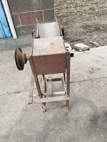 Колье: Металлический станок/механизм с загрузочным лотком и приводным узлом — 5