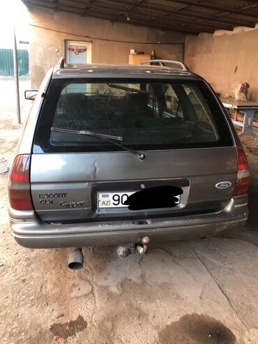 Ford: Ford Escort: 1.8 l | 1994 il 99 km Pikap — 12