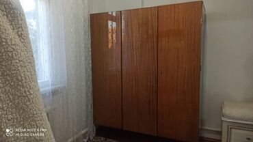 кыргыз мебель: Продаю шкаф в отличном состоянии 1000сом, торг уместен вотсаб