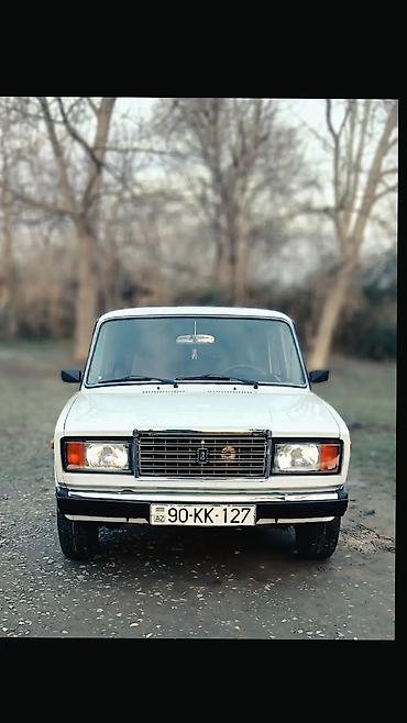 i̇kinci el: VAZ 2107, ağ rəng, sedans Xüsusiyyətlər: - Klassik VAZ 2107 dizaynı — 2