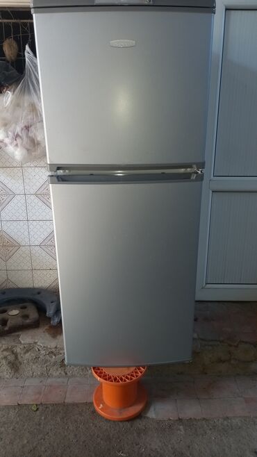 yeni soyducular: Б/у Холодильник Biryusa, De frost, Двухкамерный, цвет - Серый