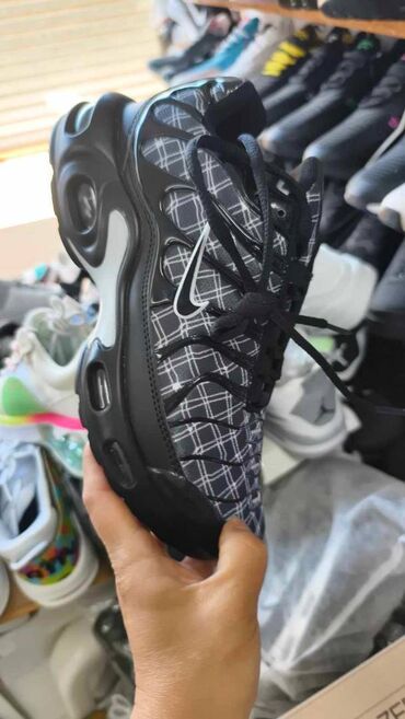 Patike: NIke air max tn patike

Novo
Brojevi 36 do 46

fb Moja Kupovina 1 — 10