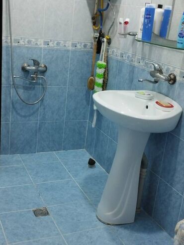 Köhnə tikili: Bakı, 3 otaqlı, Köhnə tikili, m. Əhmədli, 80 kv. m — 15