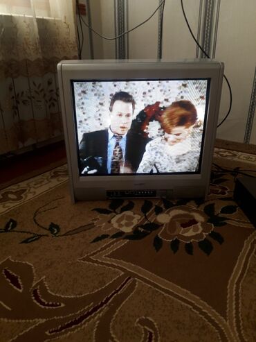 divarda televizor dekorları: İşlənmiş Televizor Toshiba 21" Ünvandan götürmə