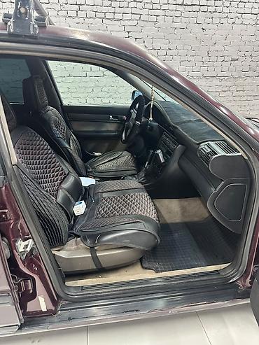 аудио касеты: Audi 100: 1992 г., 2 л, Седан — 4