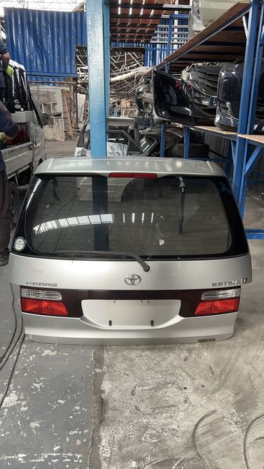 Крышки багажника и комплектующие: Крышка багажника Toyota, Б/у, Оригинал — 18
