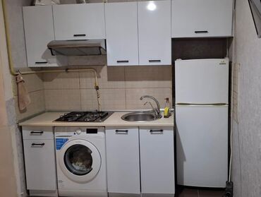 metbex tavanlari: Metbex mebeli satilir 250azn. Olcu yuxari 2.36m. Asagi 1.70 m