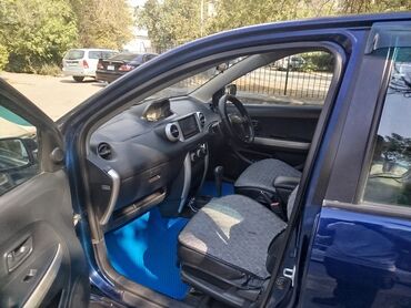 Toyota: Toyota ist: 2002 г., 1.3 л, Автомат, Бензин, Хэтчбэк — 8