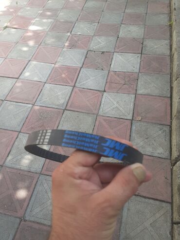 SPEED markalı, qara rəngli motosiklet dəbilqəsi. Dəbilqənin vizoru