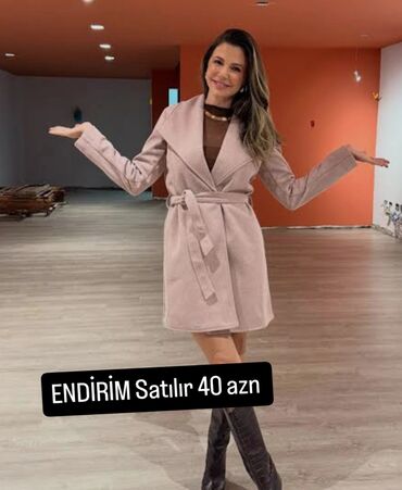 qadin ucun jaketler: Qadın qısa palto/kaban - Rəng: pudra/boz-çəhrayı - Model: dizüstü