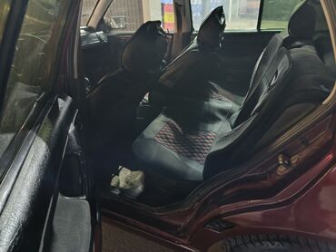 Volkswagen: Volkswagen Vento: 1993 г., 1.8 л, Механика, Бензин, Седан — 4