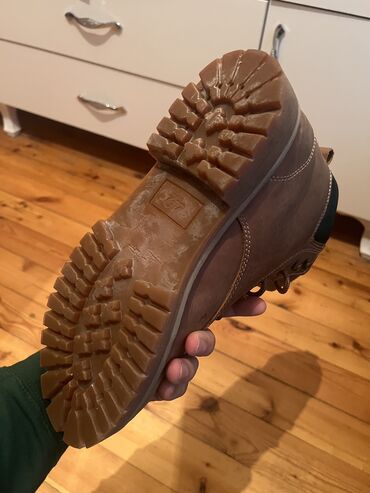 Botinkalar: Tebi deri 42 razmer bot batinka 41 de geyne biler menim ayagim 41do — 9