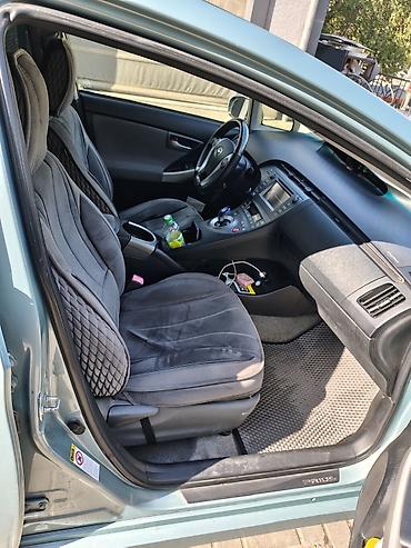 хетчбэк: Toyota Prius: 2012 г., 1.8 л, Вариатор, Гибрид, Хэтчбэк — 7