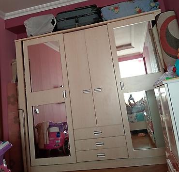 Digər mebel: GuluxDolab satilir 220 azn Ölçü 2.50×2.18 Ünvan 8noyabr — 1