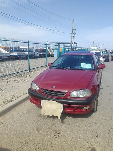 Toyota Avensis: 1998 г., 2 л, Механика, Бензин, Седан