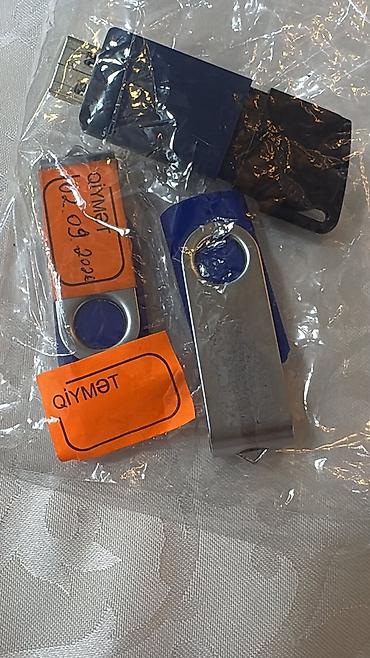 islənmis hard disk: USB fləş yaddaşlar 16 GB Təzə - Növ: USB fləş disk - Korpus: fırlanan — 1