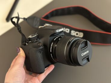 canon eos 600d: Canon EOS 600D Heç bir problemi, cızığı, zədəsi yoxdur. İdeal