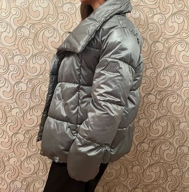 Kurtkalar: "Mavi"dən 270 manata alınıb. Bircə dəfə geyinilib, ölçü uyğun — 4