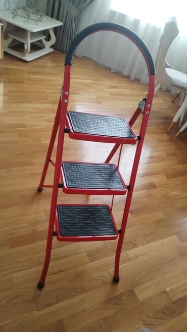 Nərdivanlar: Teleskopik nərdivan, müxtəlif hündürlüklərdə işləmək üçün ideal olan — 18