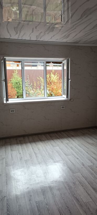 передвижные дома: Үй, 40 кв. м, 3 бөлмө, Кыймылсыз мүлк агенттиги, Эски ремонт