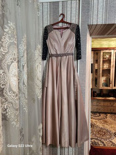 нац платья: Вечернее платье, Длинная модель, С рукавами, M (EU 38)