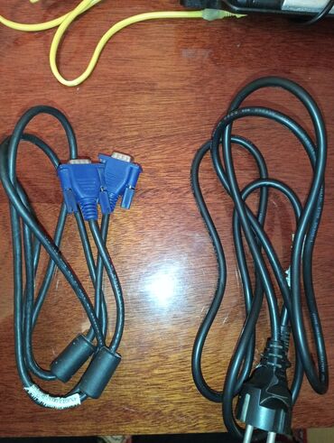 samsung hdmi kabel: Tam iwdekdir . uzundu hər biri 5 azn birlikdə 8 manat ehtiyac olmadiqi