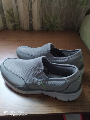 спортивная обувь мужская: Мужские кроссовки, 42, Skechers, Новый, цвет - Серый, Самовывоз