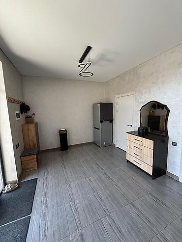 Продажа коттеджей и домов: Продается дом 125 м2 Большой зал 2 санузла 3 спальни 3 терассы Участок at lalafo.kg — 4 Продажа коттеджей и домов: Продается дом 125 м2 Большой зал 2 санузла 3 спальни 3 терассы Участок — 4