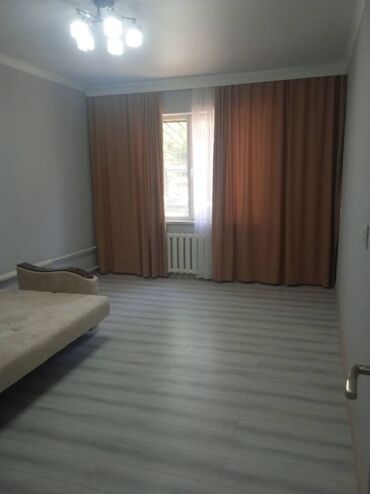 токтогула бейшеналиева: 2 комнаты, 52 м², 106 серия, 1 этаж, Косметический ремонт