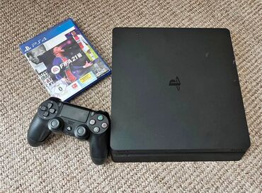 Sony PlayStation: Срочно продаю Sony playstation 4 slim 500Gb отлично состояние