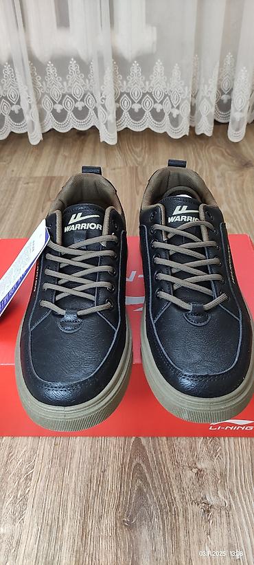 Кроссовки и спортивная обувь: Кроссовки Warrior - Размер: 41 - Цена на фото: 2500 сом - Цвет — 5
