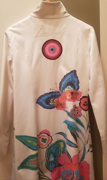 Paltolar: Все товары можно сказать не одеванные белый плащ Max.co .Красное -da lalafo.az — 2 Paltolar: Все товары можно сказать не одеванные белый плащ Max.co .Красное — 2