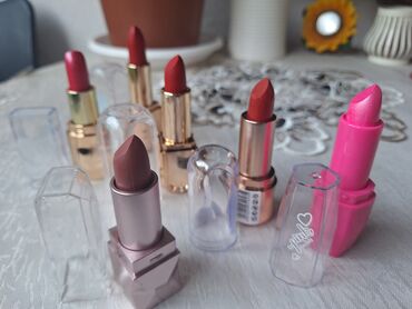 Šminka: Set ruževa za usne – raznovrsni tonovi i finiši - Više različitih — 2