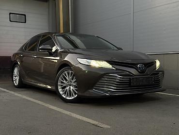 фораннер 2018: Toyota Camry: 2018 г., Гибрид, Седан — 2
