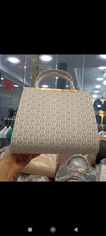 Çantalar: Əl çantası — 13