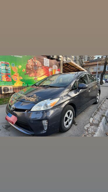 pes 2013: Toyota Prius: 2013 г., 1.8 л, Вариатор, Гибрид, Седан