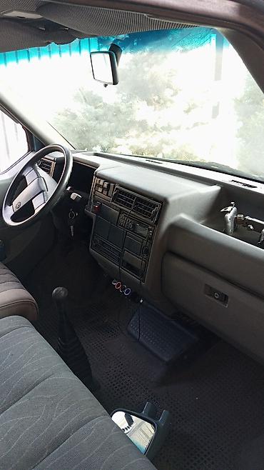 раф читири: Volkswagen Transporter: 1991 г., 2 л, Механика, Бензин, Бус — 6