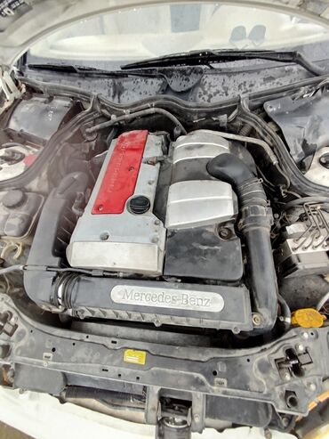 Mercedes-Benz: Mercedes-Benz C-Class: 2 l | 2002 il Sedan — 5