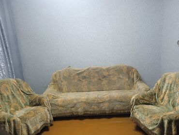 двухспалный диван: Диван-кровать, цвет - Голубой, Б/у