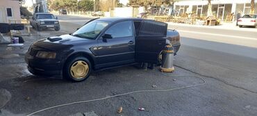 wolksvagen passat: Volkswagen Passat: 1.8 l. | 1998 il | Sedan