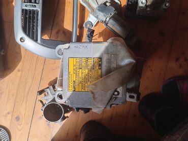 Digər avtomobil ehtiyat hissələri: Toyota Rav 4 ili 2000
Usden cixma orginaldir qiymeti munasib olacaq — 21