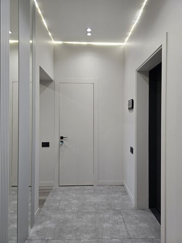 Uzunmüddətli kirayə mənzillər: Ağ Şəhərdə, metro Xətaiyə yaxın, mərtəbə 8, depozitli. Müasir — 28