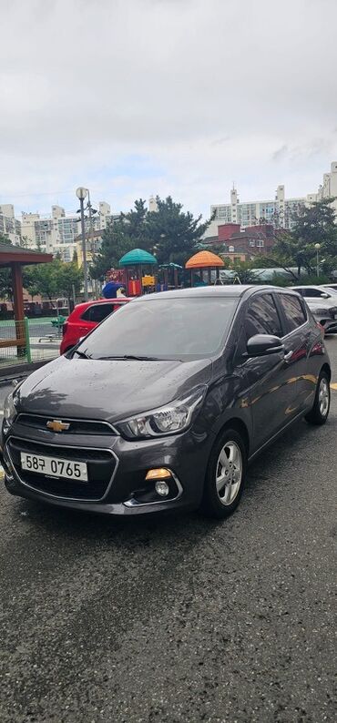 купить маленькую машину недорого: Chevrolet Spark: 2016 г., 1 л, Автомат, Бензин, Хэтчбэк